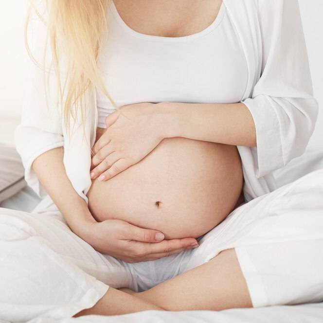 Proč nehladit břicho v těhotenství